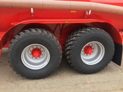 NC 4000 Gallon vacuum tanker