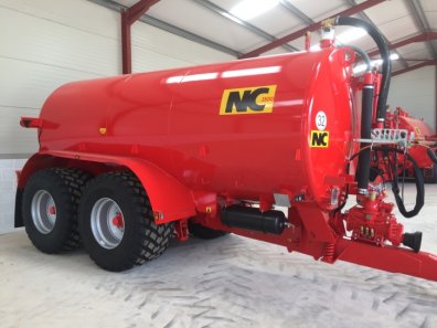 NC 3500 Gallon vacuum tanker