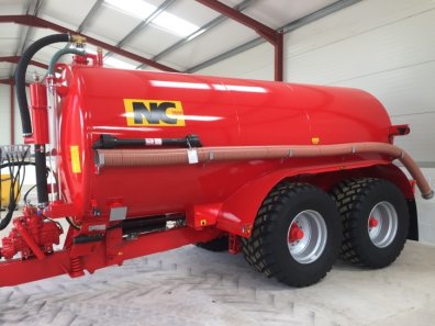 NC 3500 Gallon vacuum tanker