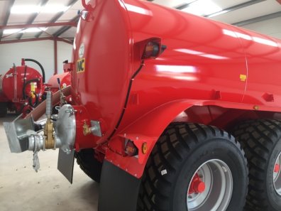 NC 3500 Gallon vacuum tanker