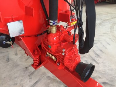 NC 3500 Gallon vacuum tanker