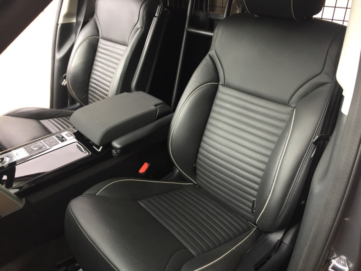 Land Rover Discovery Commercial HSE TD6