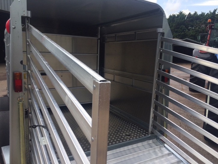 Ifor Williams TA510 12ft cattle trailer