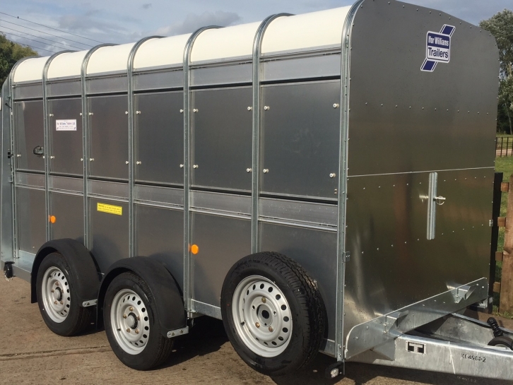 Ifor Williams TA510 12ft cattle trailer