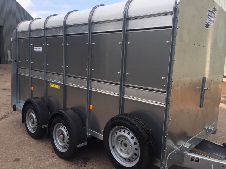 Ifor Williams TA510 12ft cattle trailer