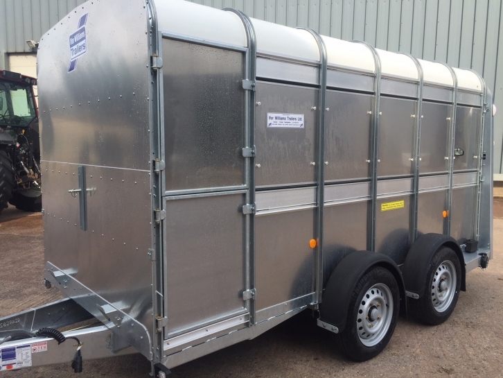 Ifor Williams TA510 12ft cattle trailer