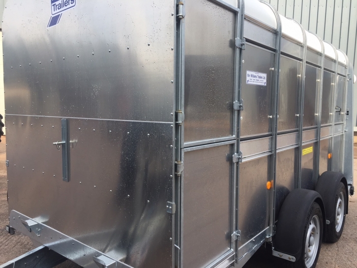 Ifor Williams TA510 12ft cattle trailer