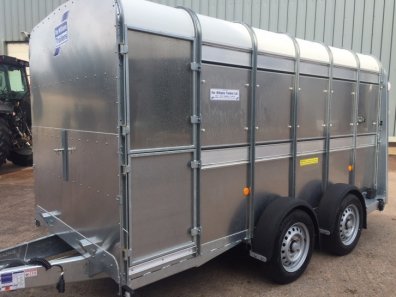 Ifor Williams TA510 12ft cattle trailer