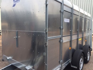 Ifor Williams TA510 12ft cattle trailer