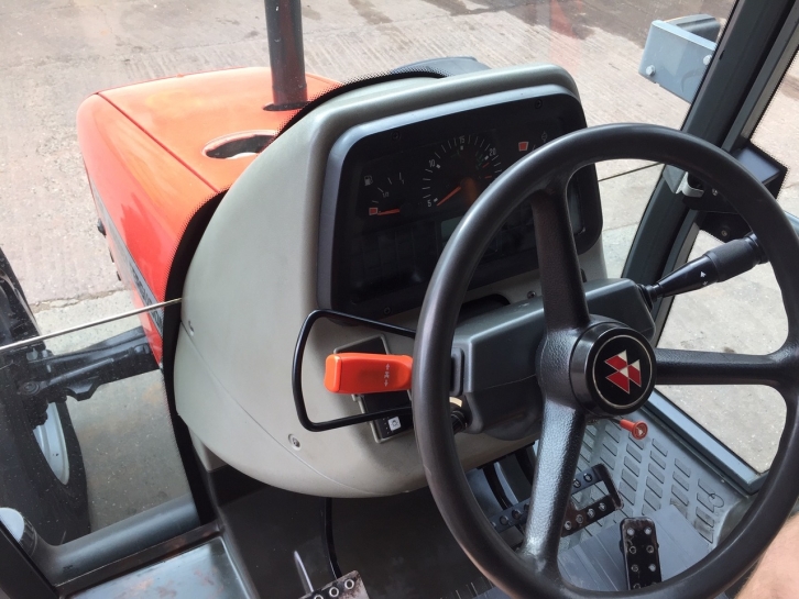 Massey Ferguson 4245