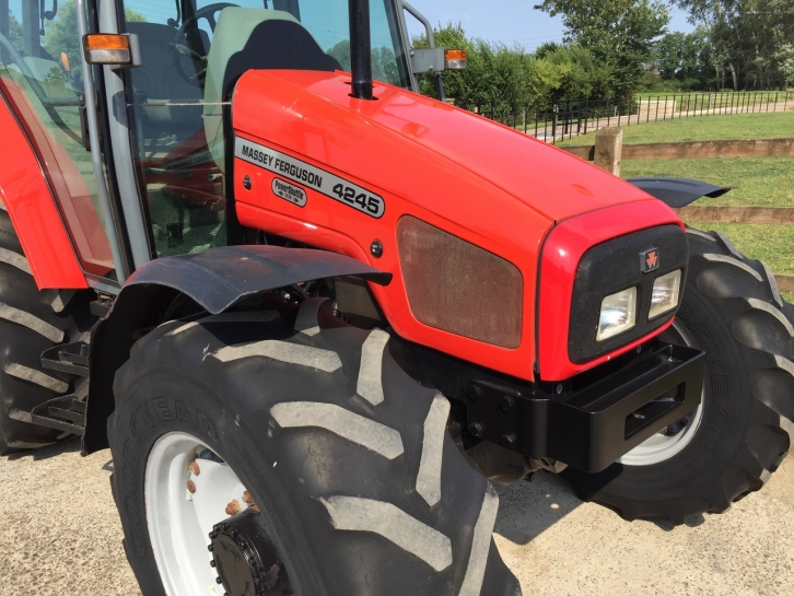 Massey Ferguson 4245