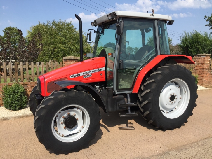 Massey Ferguson 4245