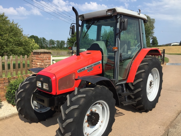 Massey Ferguson 4245