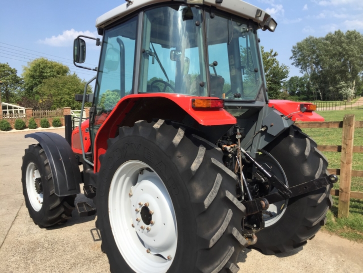 Massey Ferguson 4245