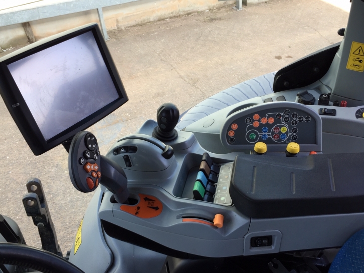 New Holland T7.270 Blue Power