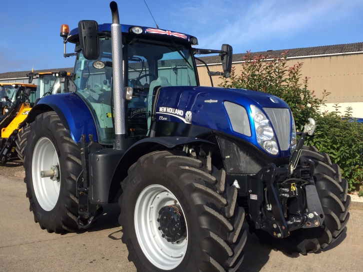 New Holland T7.270 Blue Power