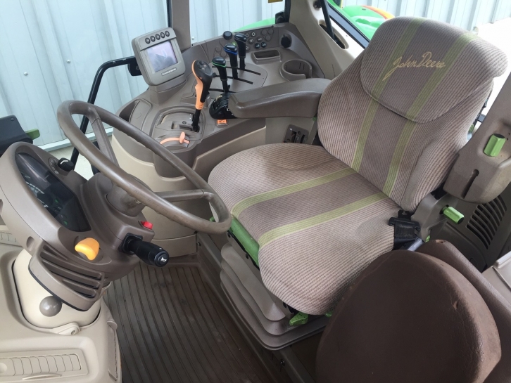 John Deere 6630
