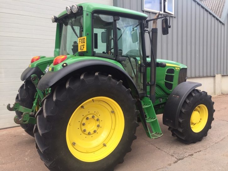 John Deere 6630