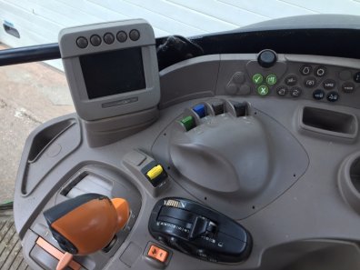 John Deere 6930