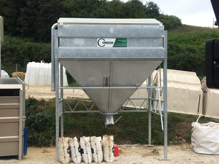 Condon 8 Ton feed bin