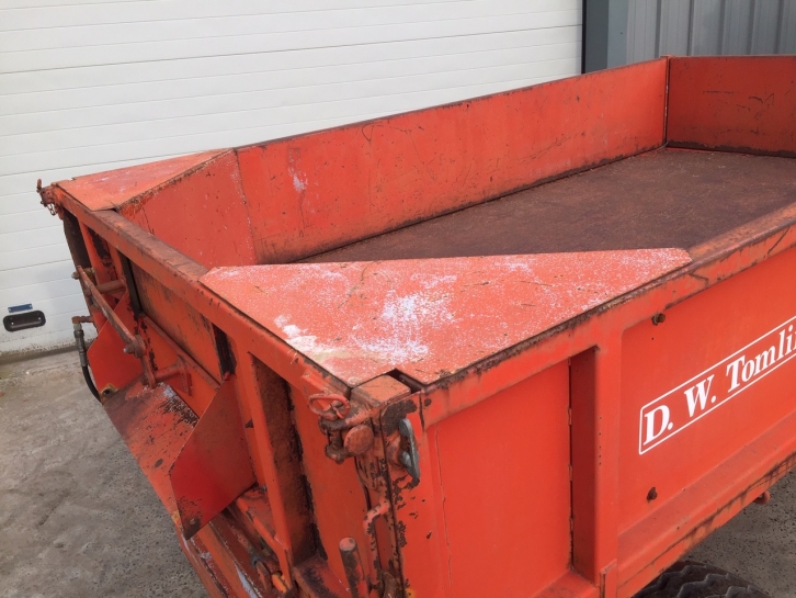 D W Tomlin high lift 3500kg trailer
