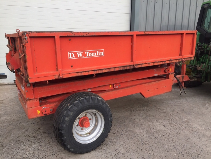 D W Tomlin high lift 3500kg trailer
