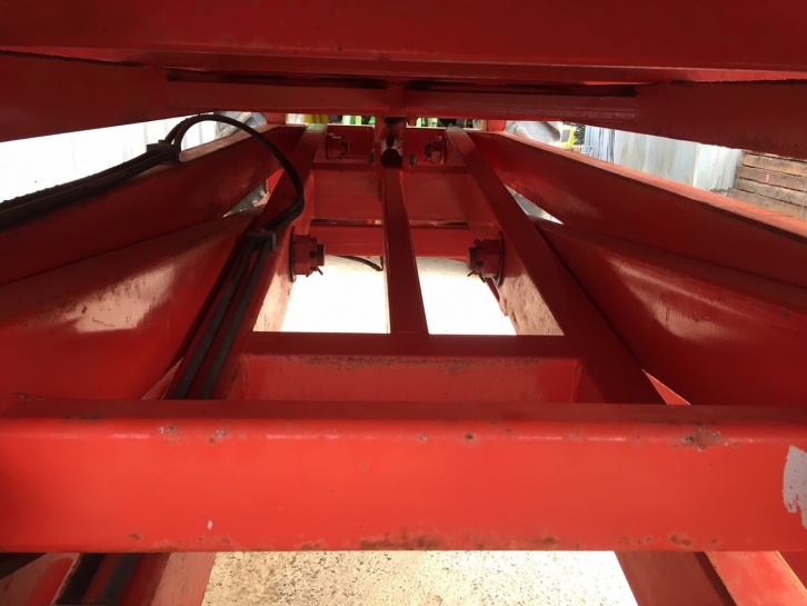 D W Tomlin high lift 3500kg trailer