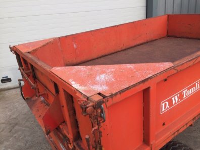 D W Tomlin high lift 3500kg trailer