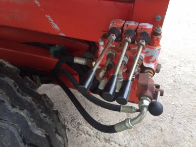 D W Tomlin high lift 3500kg trailer