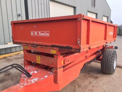 D W Tomlin high lift 3500kg trailer