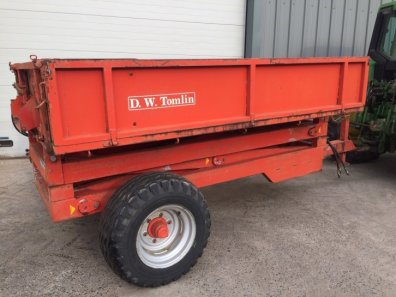 D W Tomlin high lift 3500kg trailer