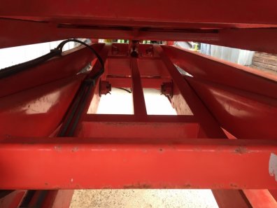 D W Tomlin high lift 3500kg trailer