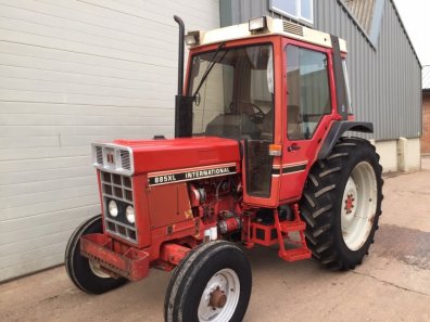 International 885XL