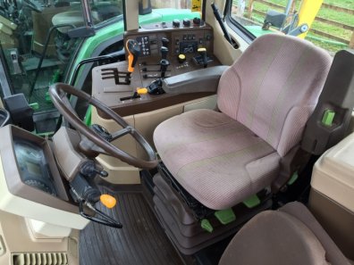 John Deere 6910