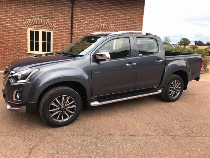 Isuzu D-Max V Cross twin cab pickup