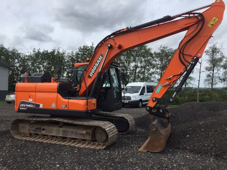 Doosan DX 140 LC Series V