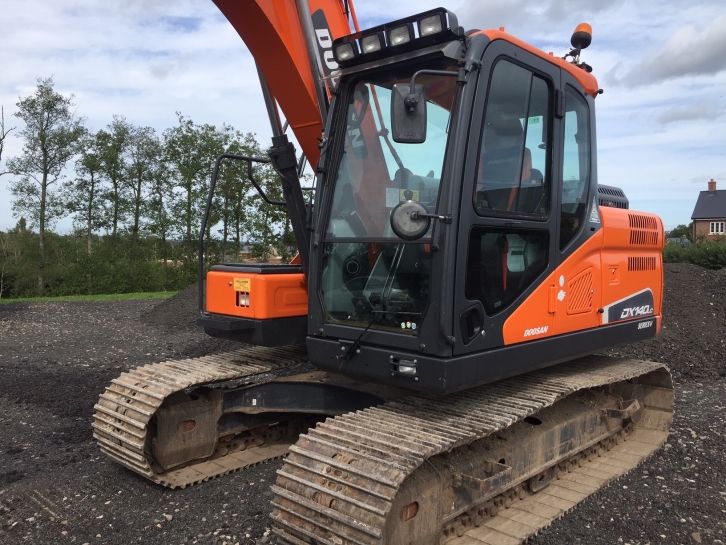 Doosan DX 140 LC Series V