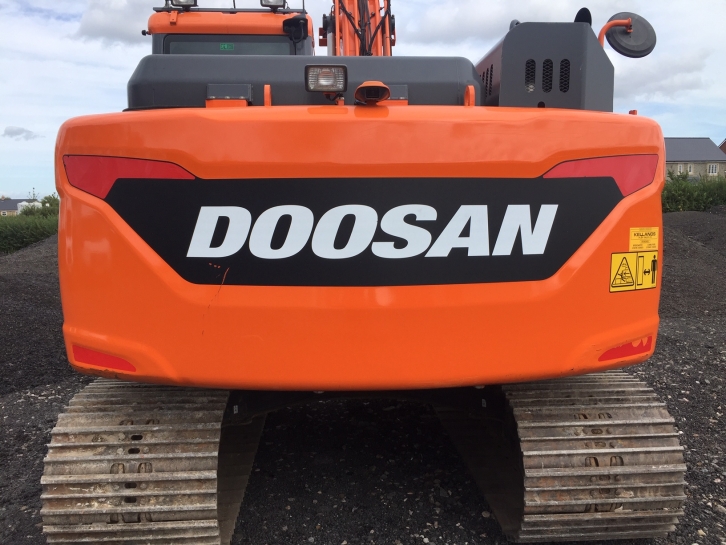 Doosan DX 140 LC Series V