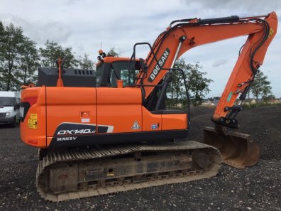 Doosan DX 140 LC Series V