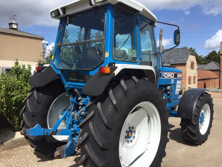 Ford 8210 III