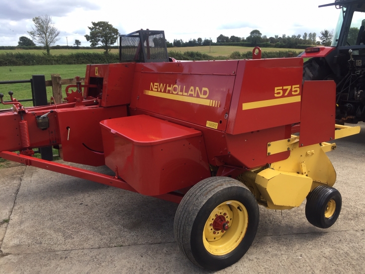 New Holland 575 baler