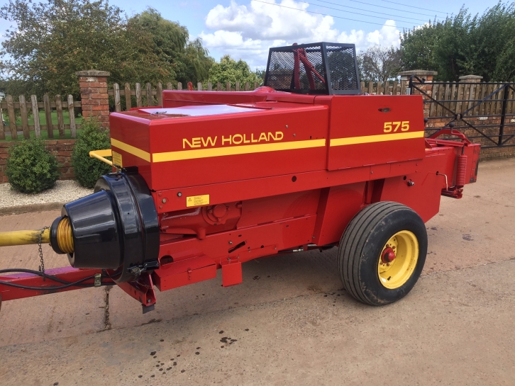 New Holland 575 baler