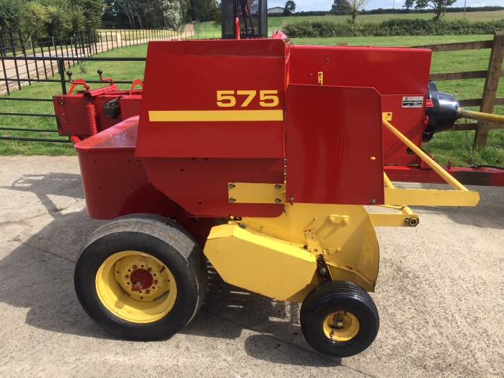 New Holland 575 baler