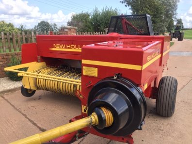 New Holland 575 baler