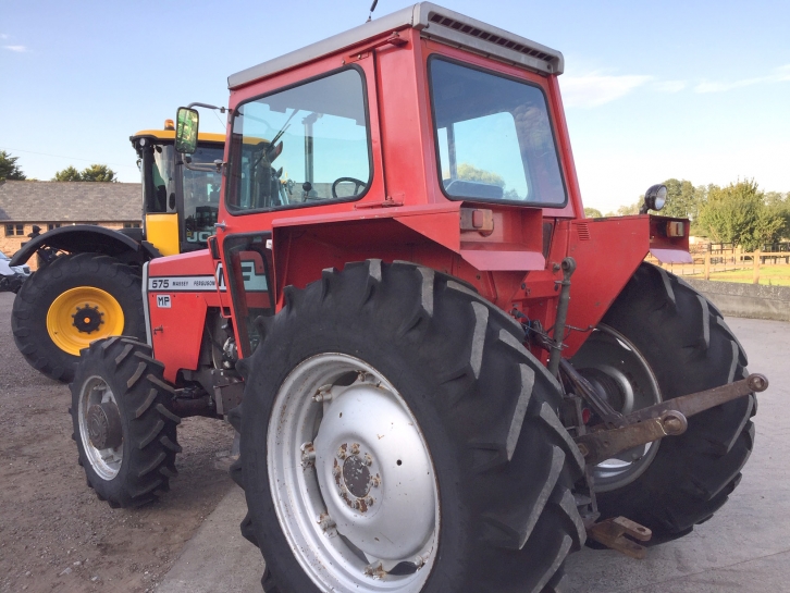 Massey Ferguson 575