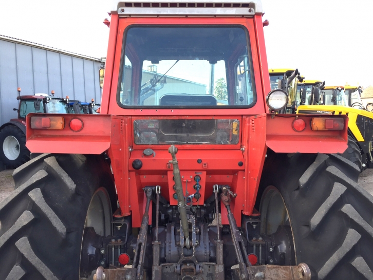 Massey Ferguson 575