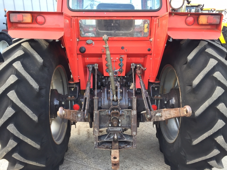 Massey Ferguson 575