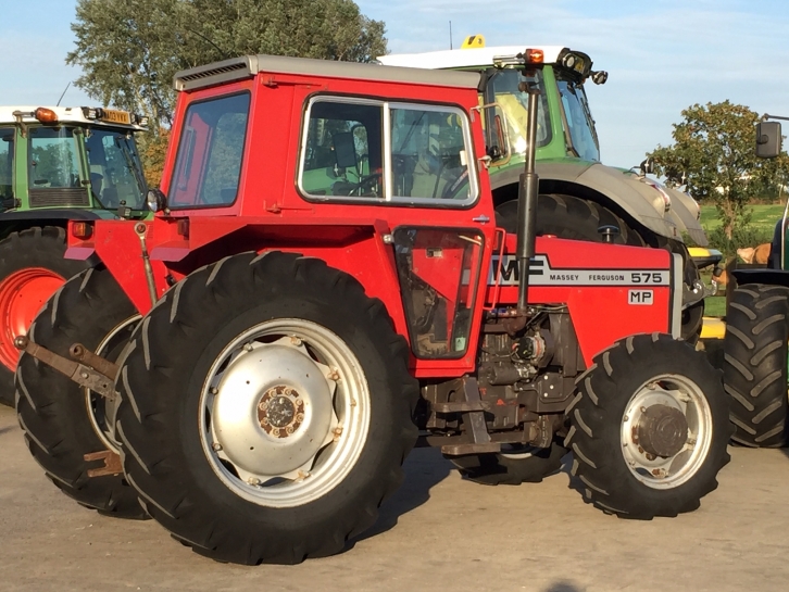Massey Ferguson 575