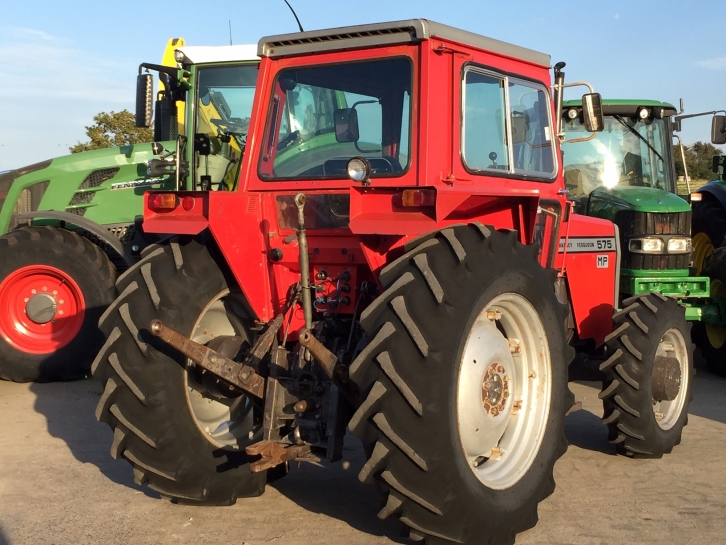 Massey Ferguson 575