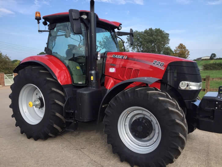 Case Puma 220